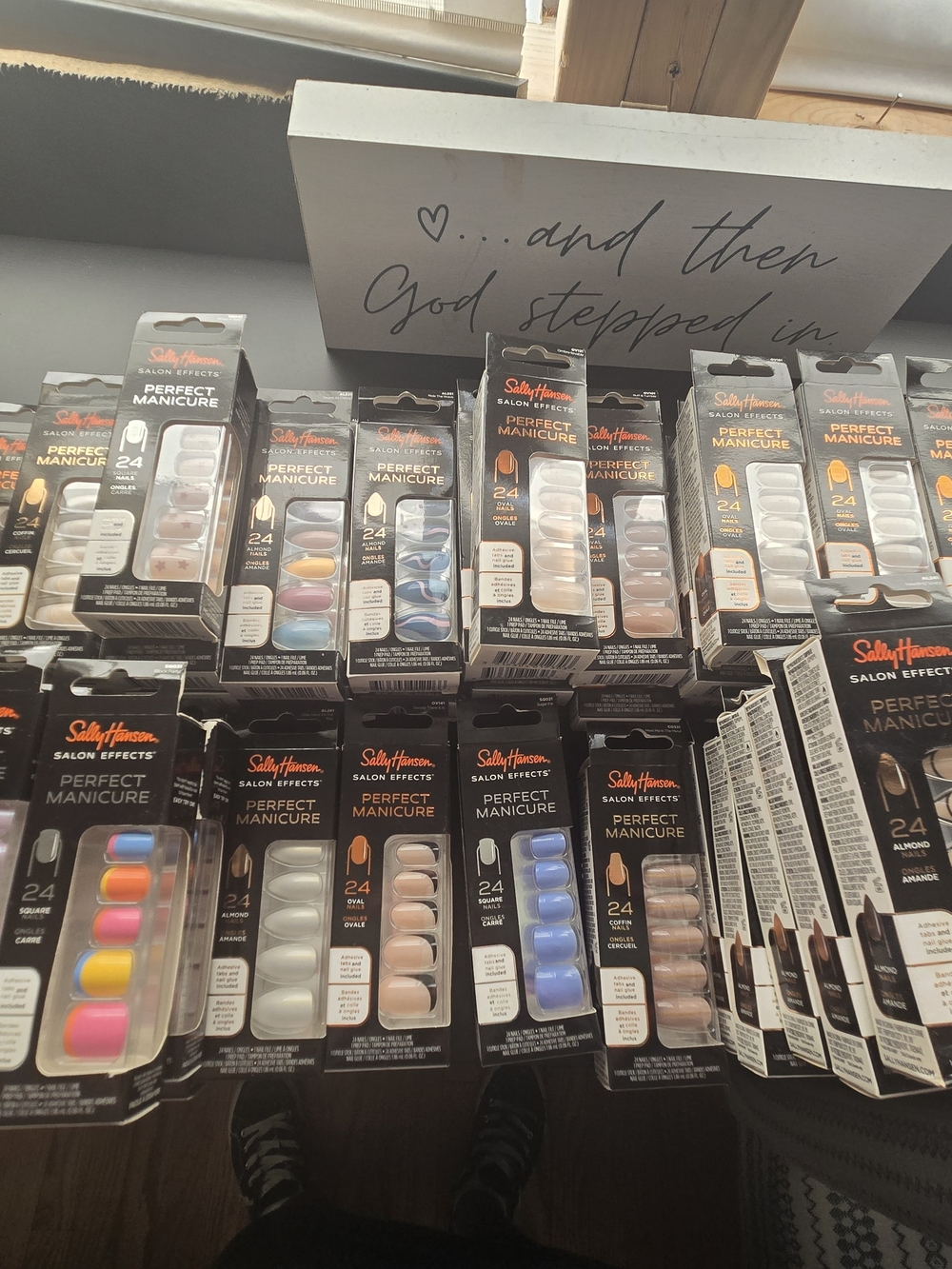 Sally Hansen  Press-On Nails - Assorted Colors